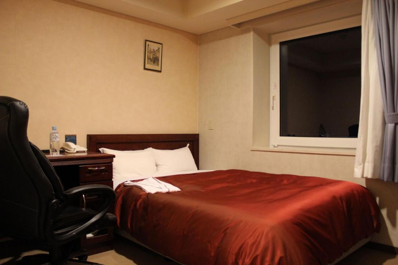 Chitose Station Hotel Bagian luar foto