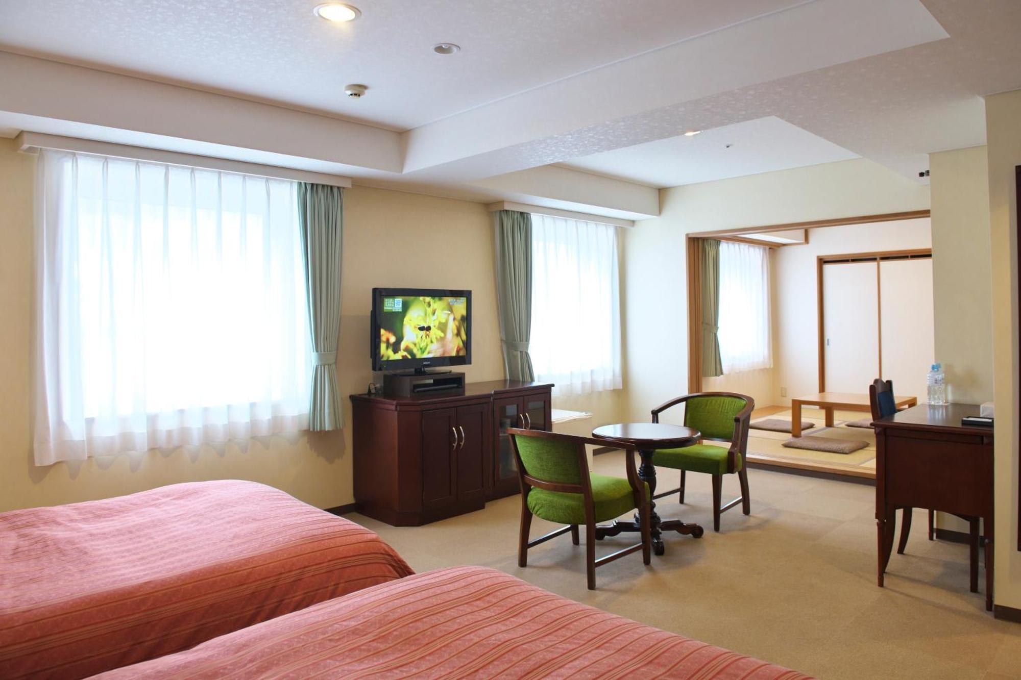 Chitose Station Hotel Bagian luar foto